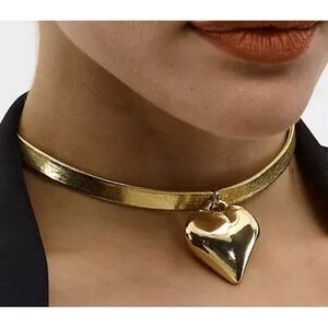 Urban Outfitters Gold Metallic Tone Heart Choker Pendant Necklace Love Valentine